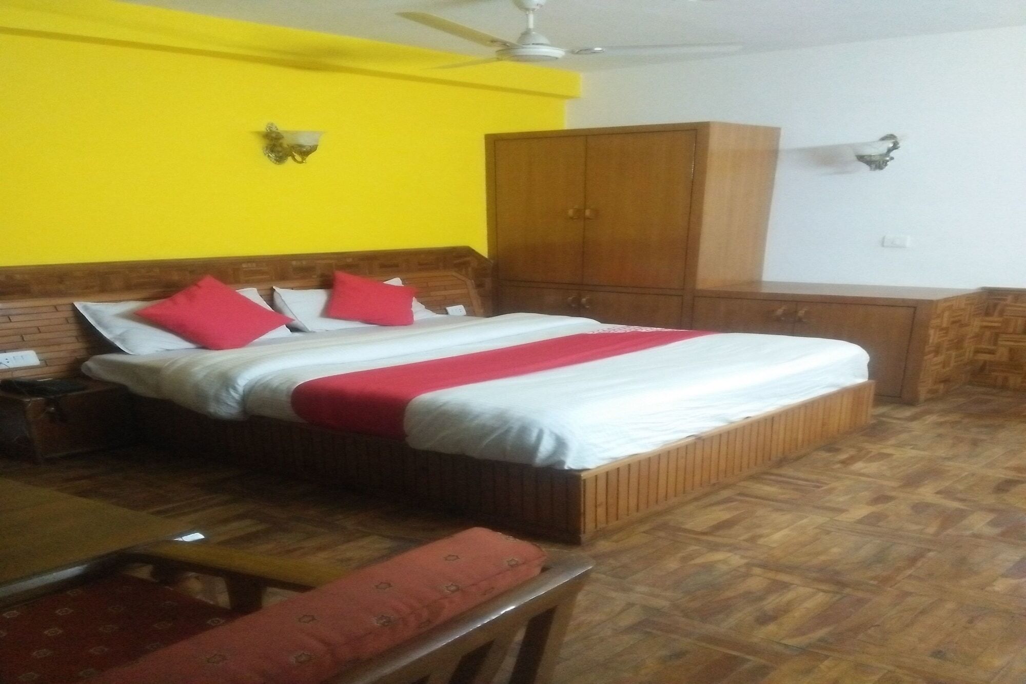 Hotel Rajhans Manali Exterior foto